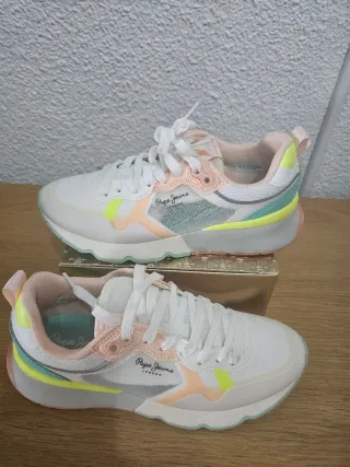 Zapatillas Pepe Jeans Blancas y Rosas.