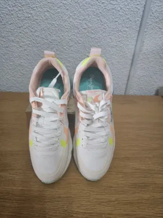 Zapatillas Pepe Jeans Blancas y Rosas.
