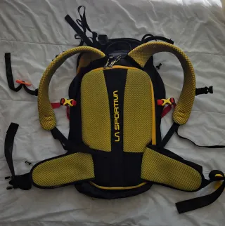 Mochila La Sportiva Moonlite 30L Negra/Amarilla