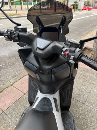 Zontes 125M Scooter 125cc Blanca y Azul