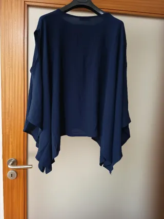 Blusa NEW FEELING azul sem mangas