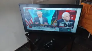 Televisión smart Philips 43 con soporte