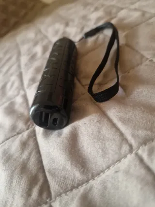 Power bank nero con laccetto capacita' 2200mAh