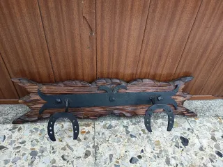 Percha artesanal madera y metal