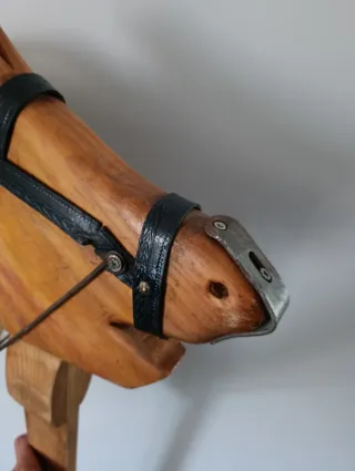Caballito de madera antiguo