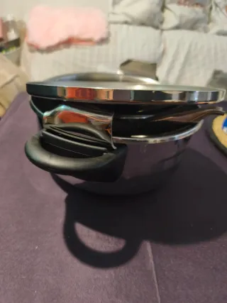 Olla exprés para 2 personas Goma y válvula le falt