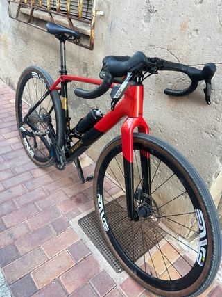 Bicicleta Gravel Trek Checkpoint Roja