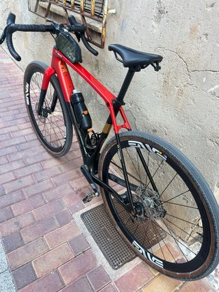 Bicicleta Gravel Trek Checkpoint Roja