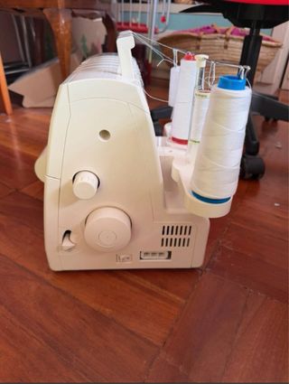 Remalladora Singer 14SH754