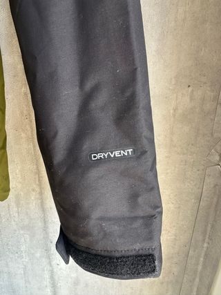 The North Face Chaqueta Verde y Negra