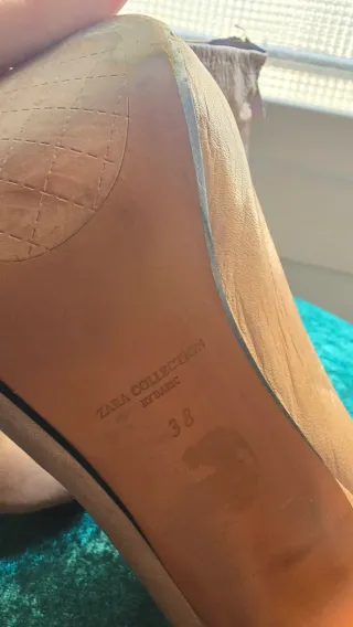 Botines de tacón alto en cuero color camel