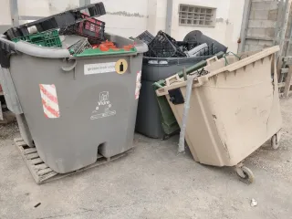 REGALO Contenedores de basura (amarillo y beige)