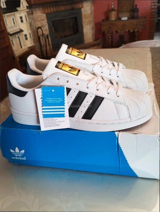 Adidas Superstar Talla 41 Blanco y Negro