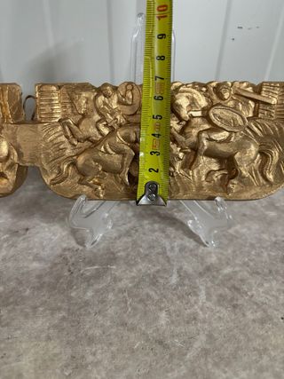 Scultura in gesso dorato