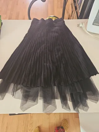 Falda plisada con tul