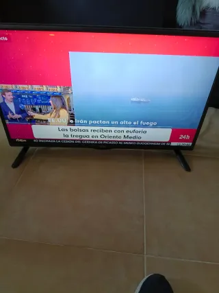 Televisor LG negro usado