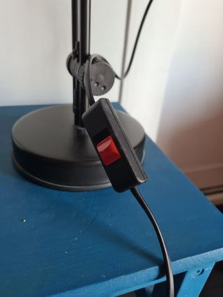 Lampada da tavolo orientabile nera