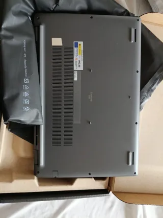 Dell Latitude 3550 Laptop Intel Core Ultra 5