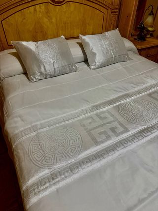 Edredón Versace Dorado y Blanco