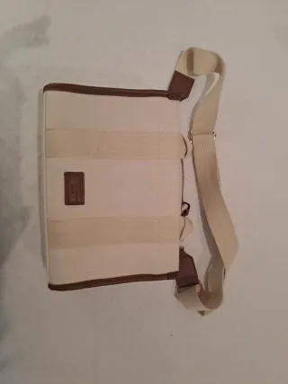 Bolso de lona beige con detalles marrones