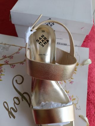 Sandalias doradas San Marina Piel Talla 39