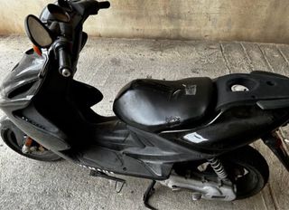 Yamaha Aerox Negra
