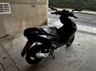 Yamaha Aerox Negra