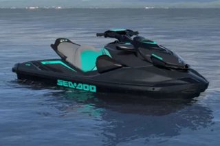 Moto de agua Sea-Doo negra y azul