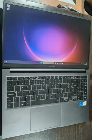 Portátil Samsung Book 3 Grafito (Negociable)