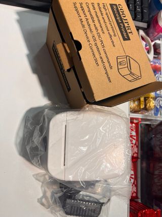 TPV con pantalla, teclado y balanza