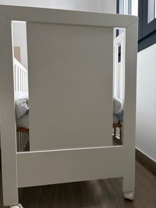 Cuna blanca Trama en perfecto estado