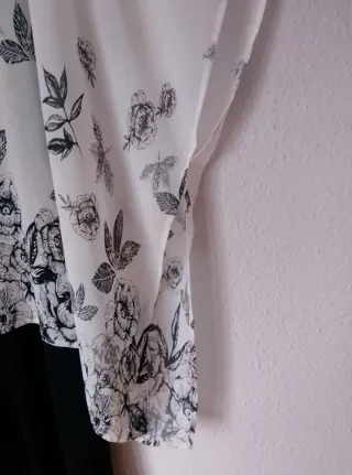 Vestido cóctel punto y gasa floral