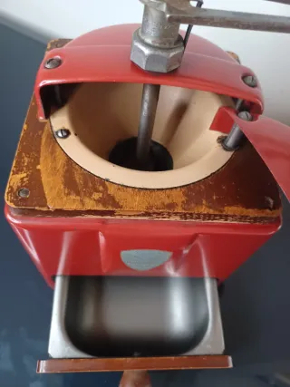 Molinillo de café Peugeot rojo 100% original