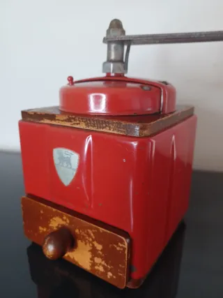Molinillo de café Peugeot rojo 100% original