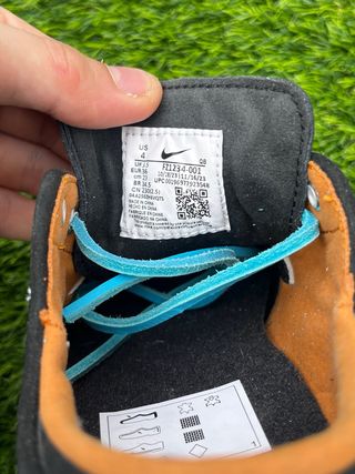 Zapatillas Nike Beige y Blancas