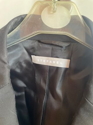 Giacca Stefanel nera con bottoni fucsia