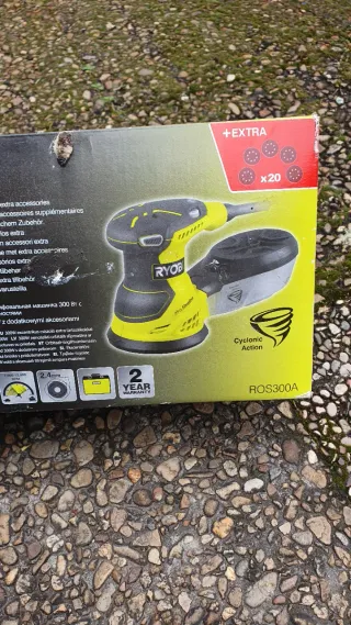 Lijadora Ryobi ROS300A 300W + Accesorios