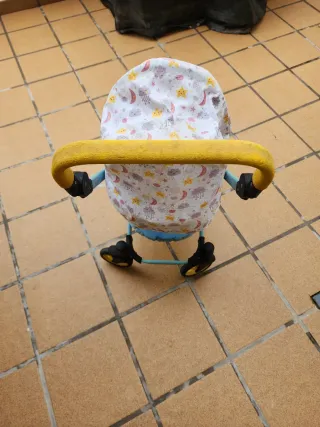 Carrito de muñecas con capota y bolsa