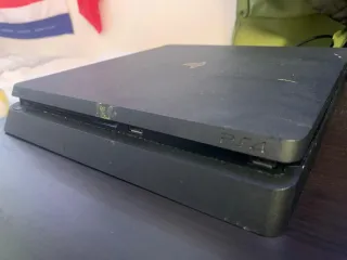 PS4 Slim 500GB + 2 Mandos