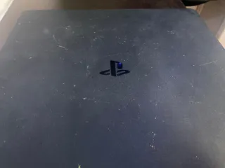 PS4 Slim 500GB + 2 Mandos