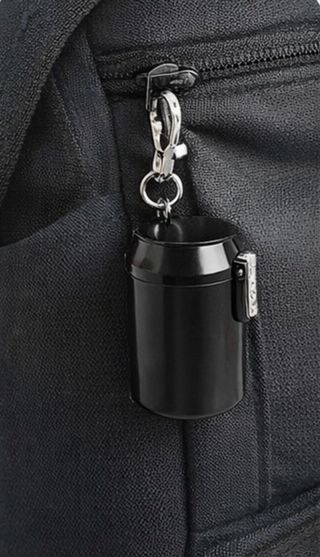 Cenicero negro portátil de bolsillo con mosquetón