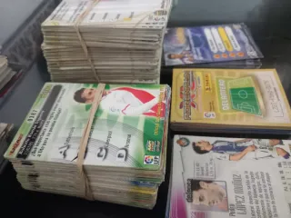 Variedad de cartas de fútbol diferentes