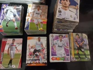 Variedad de cartas de fútbol diferentes