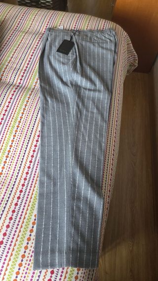 Traje Zara NUEVO. Americana 54 / Pantalón 42.