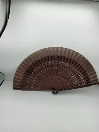 Ventaglio vintage legno marrone dipinto 23 cm