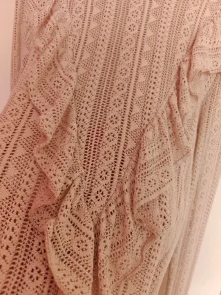 Blusa romántica beige