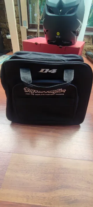 CASCO MTB Y MOTOCROSS TROY LEE CARBONO " NUEVO".