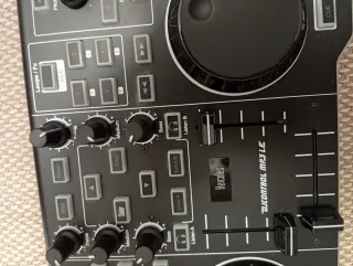 Mesa de mezclas Hercules DJControl MP3 LE