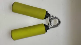 Entrenador de agarre para fuerza