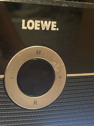 Televisión Loewe Negra y Plateada